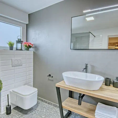 Ivan In Pula, Istrien By Istrabook Villa *